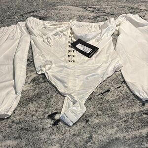 Pretty little things bodysuit white Off-Shoulder Bodysuit with sleeves